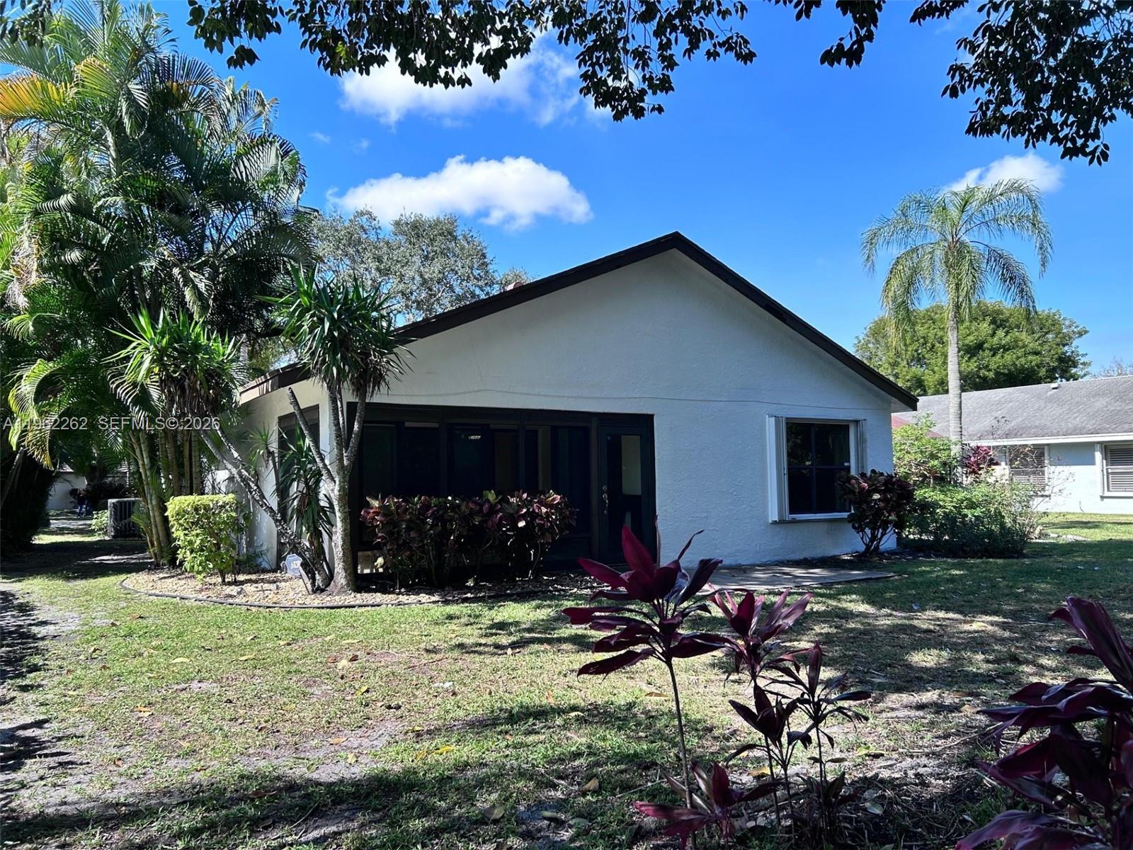 2560 Calamondin Cir Coconut Creek, FL 33063