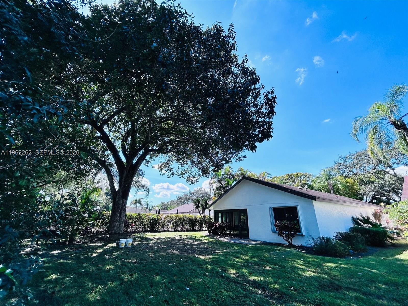 2560 Calamondin Cir Coconut Creek, FL 33063