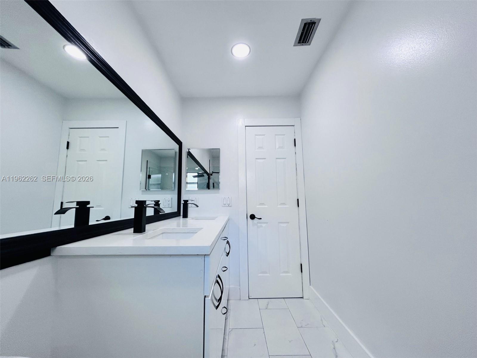 2560 Calamondin Cir Coconut Creek, FL 33063