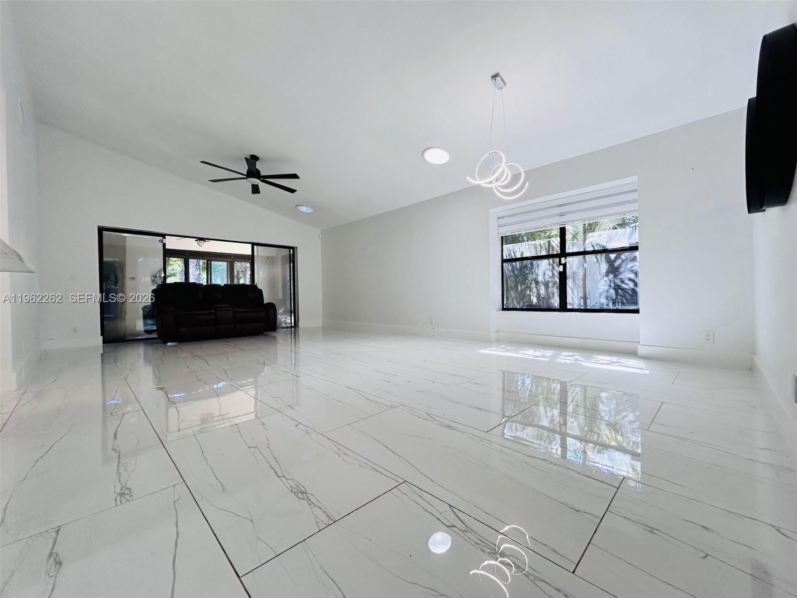 2560 Calamondin Cir Coconut Creek, FL 33063