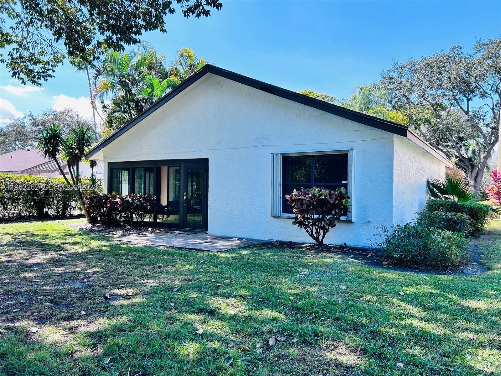 2560 Calamondin Cir Coconut Creek, FL 33063