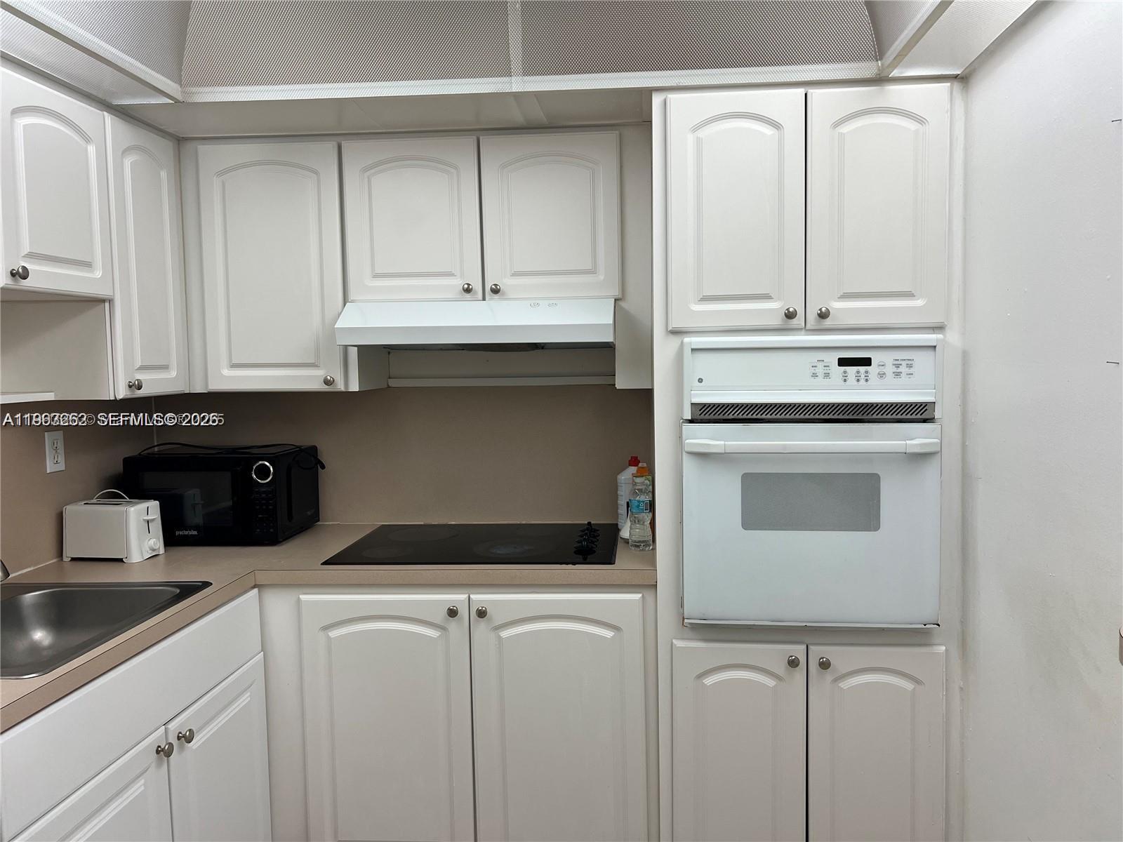 19380 Collins Ave #418 Sunny Isles Beach, FL 33160