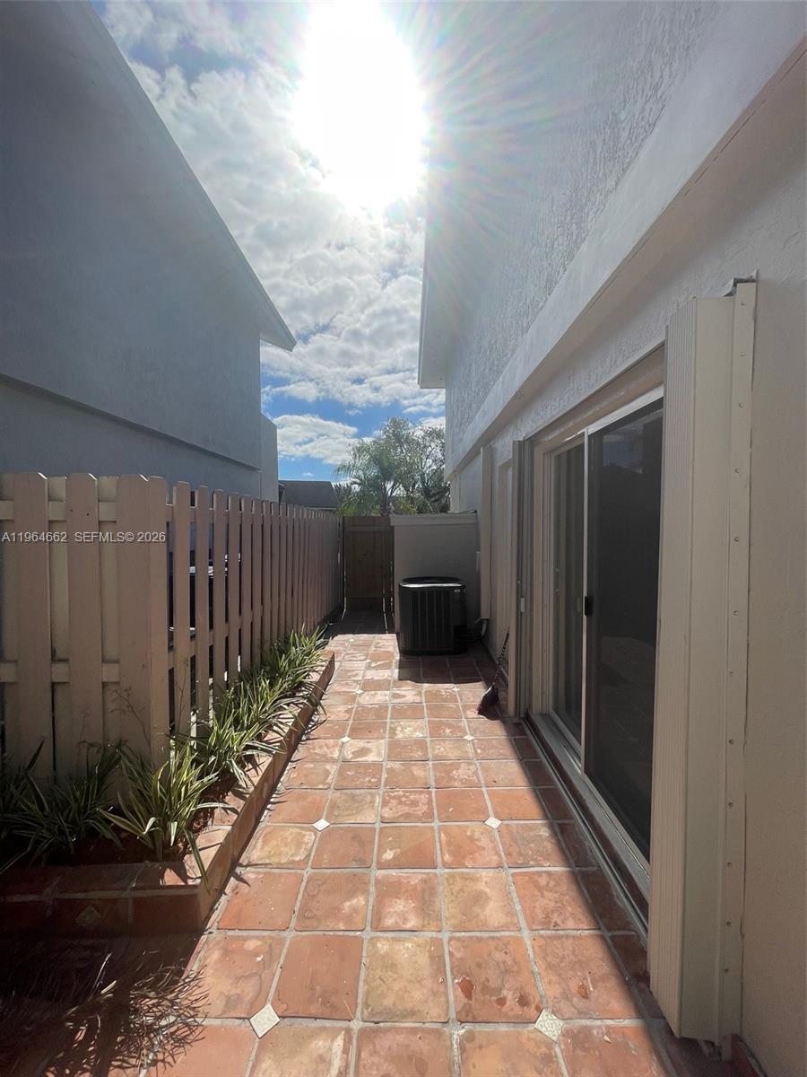 922 NW 106th Ave Cir #922 Miami, FL 33172