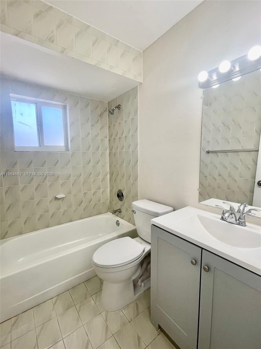 922 NW 106th Ave Cir #922 Miami, FL 33172