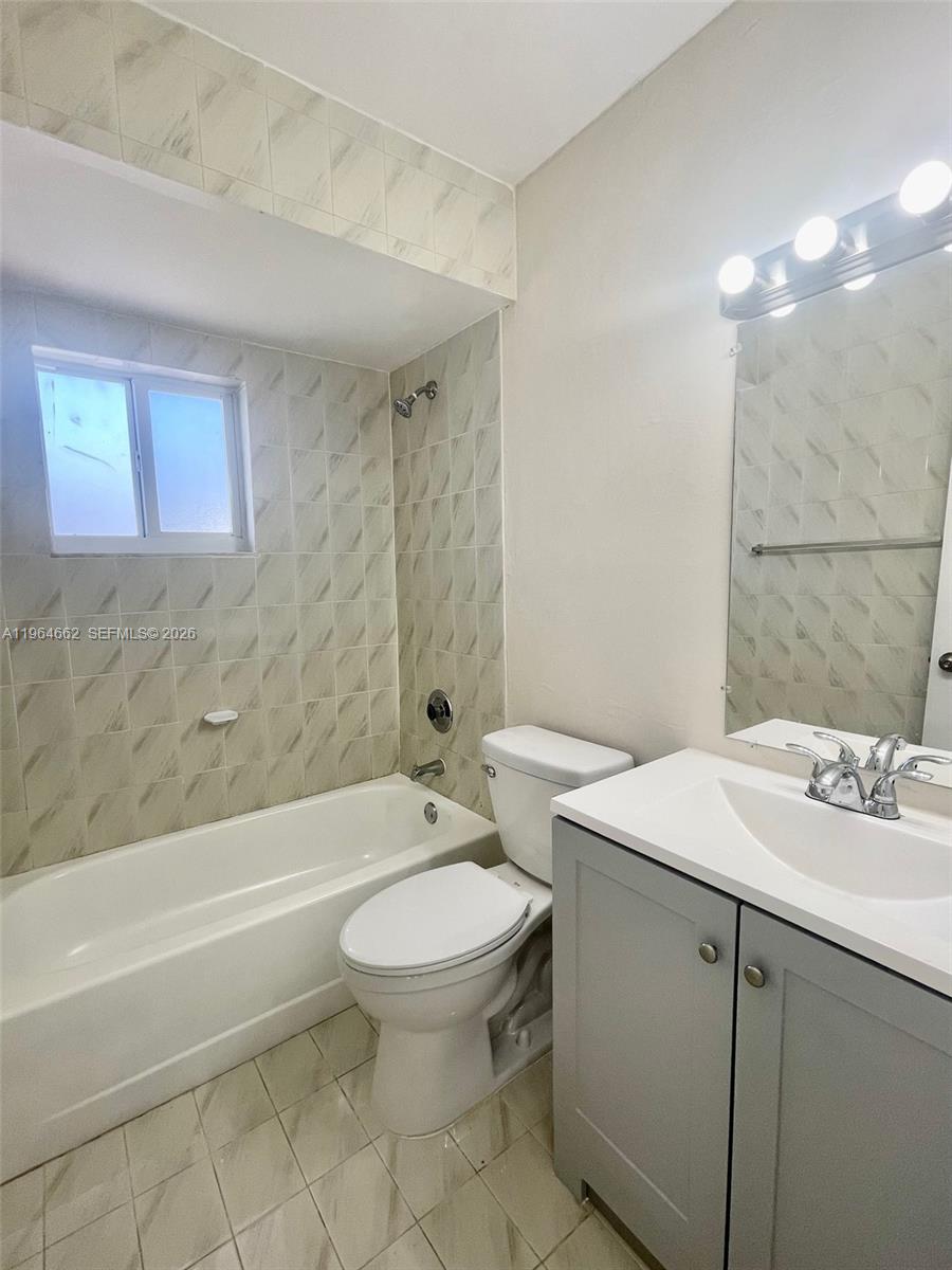 922 NW 106th Ave Cir #922 Miami, FL 33172