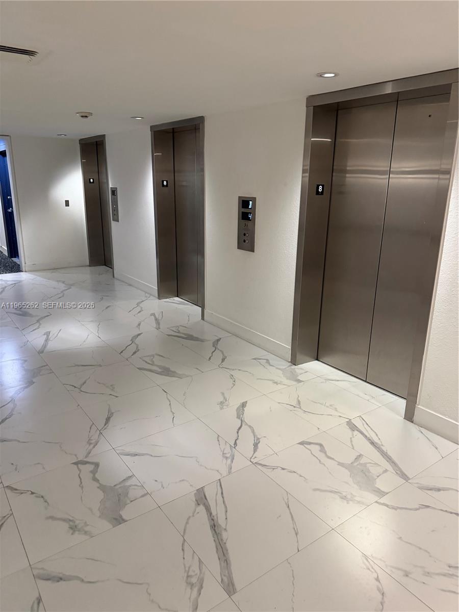 image Mirador 1000 (South Tower)17