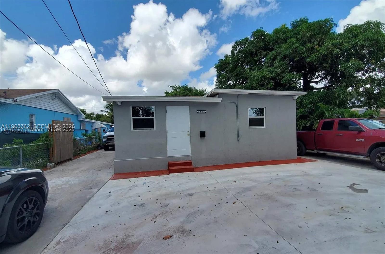 2425 NW 28th St Miami, FL 33142