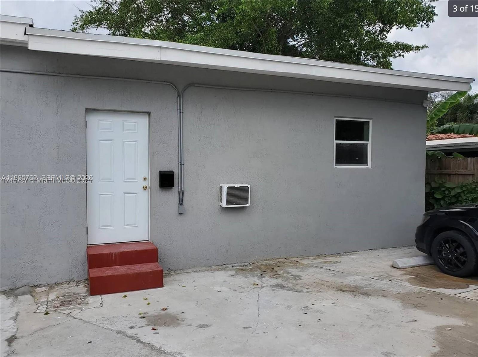 2425 NW 28th St Miami, FL 33142