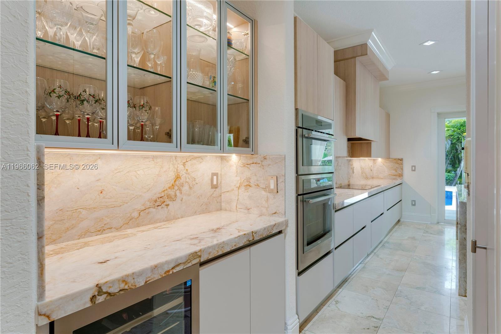 6235 Rolling Rd Dr Pinecrest, FL 33156