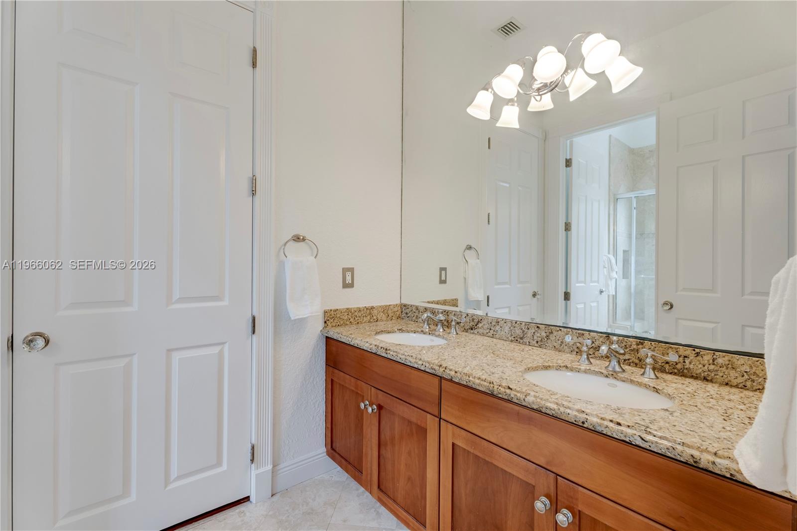 6235 Rolling Rd Dr Pinecrest, FL 33156