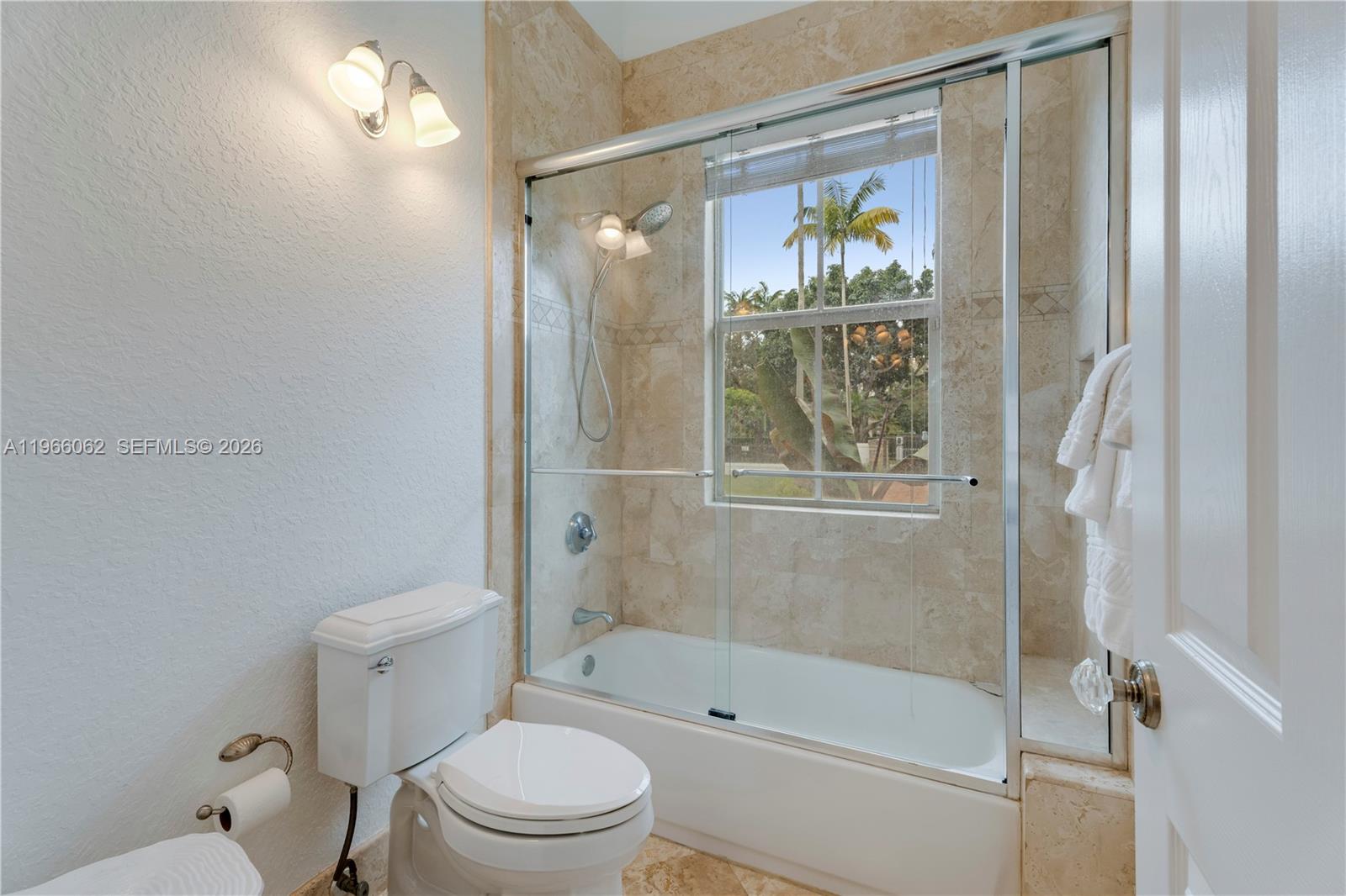 6235 Rolling Rd Dr Pinecrest, FL 33156