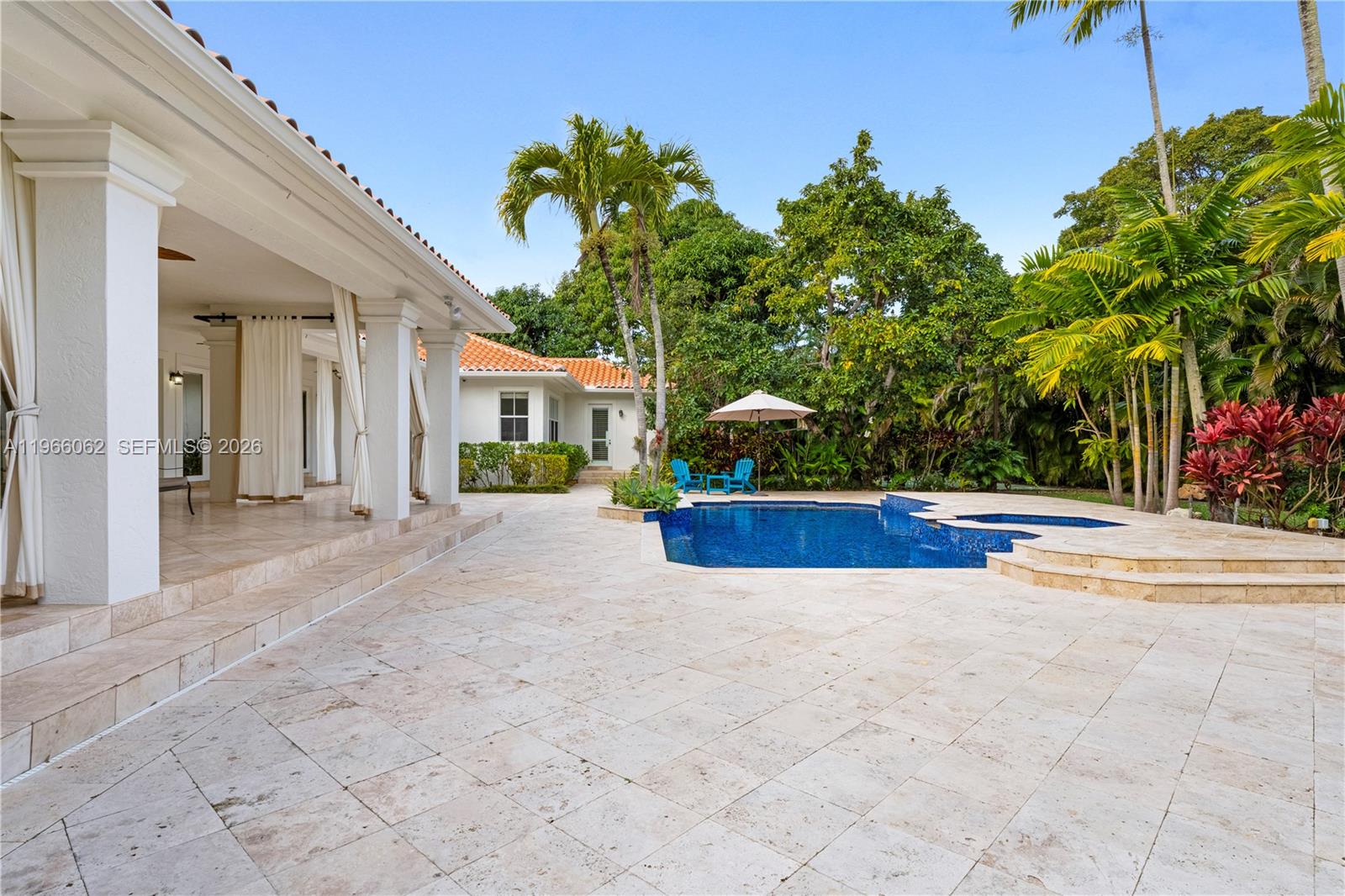 6235 Rolling Rd Dr Pinecrest, FL 33156