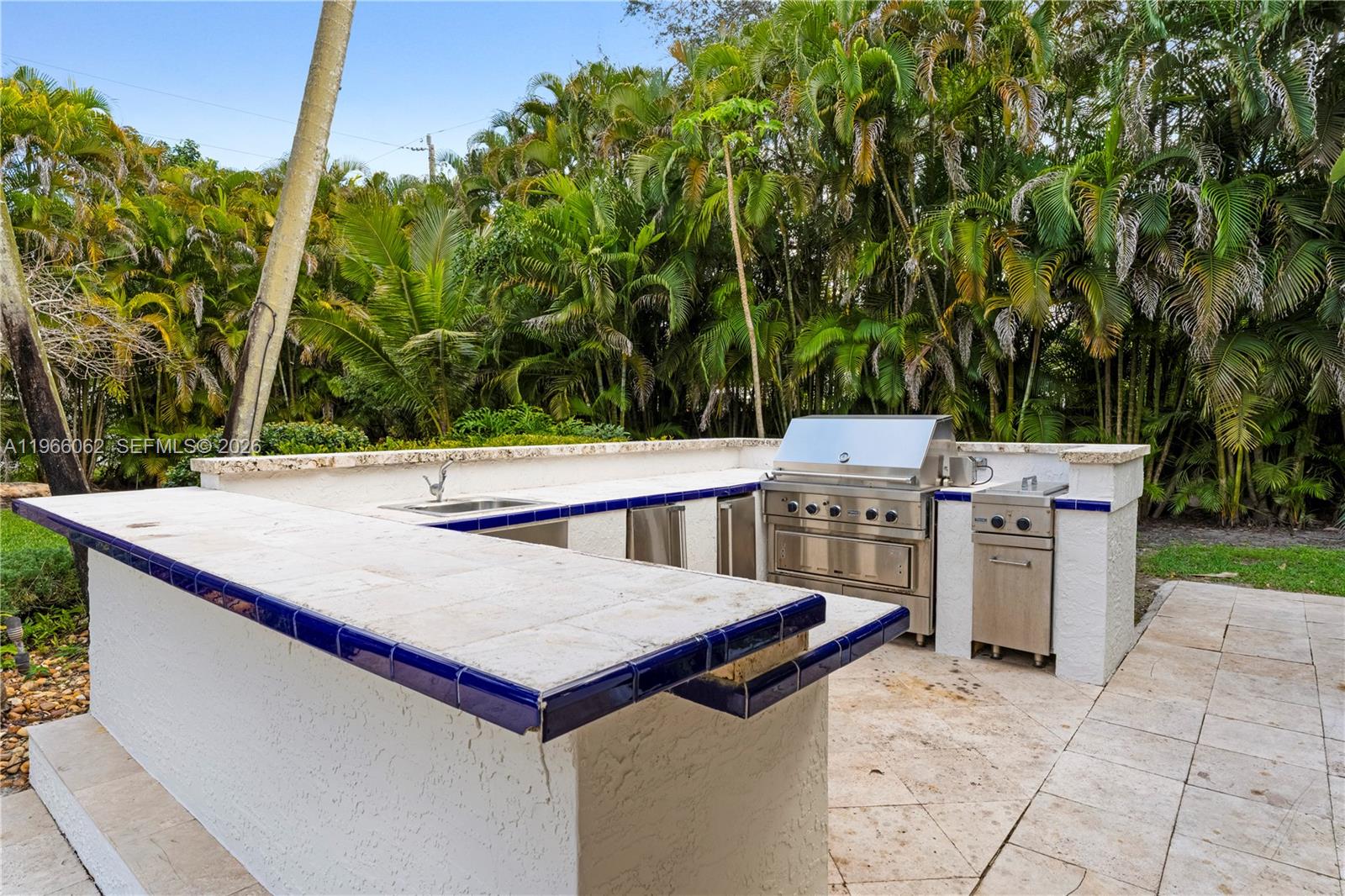 6235 Rolling Rd Dr Pinecrest, FL 33156