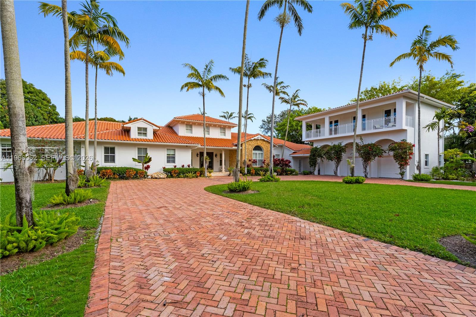 6235 Rolling Rd Dr Pinecrest, FL 33156