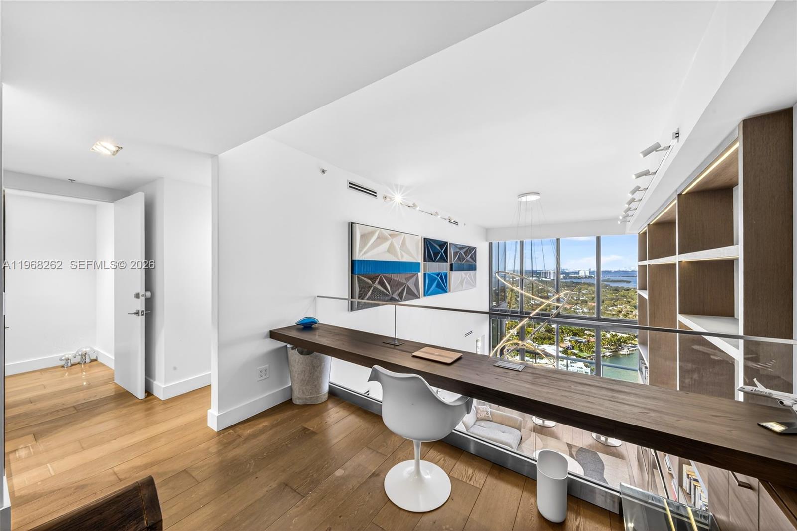 image Blue on the Bay24