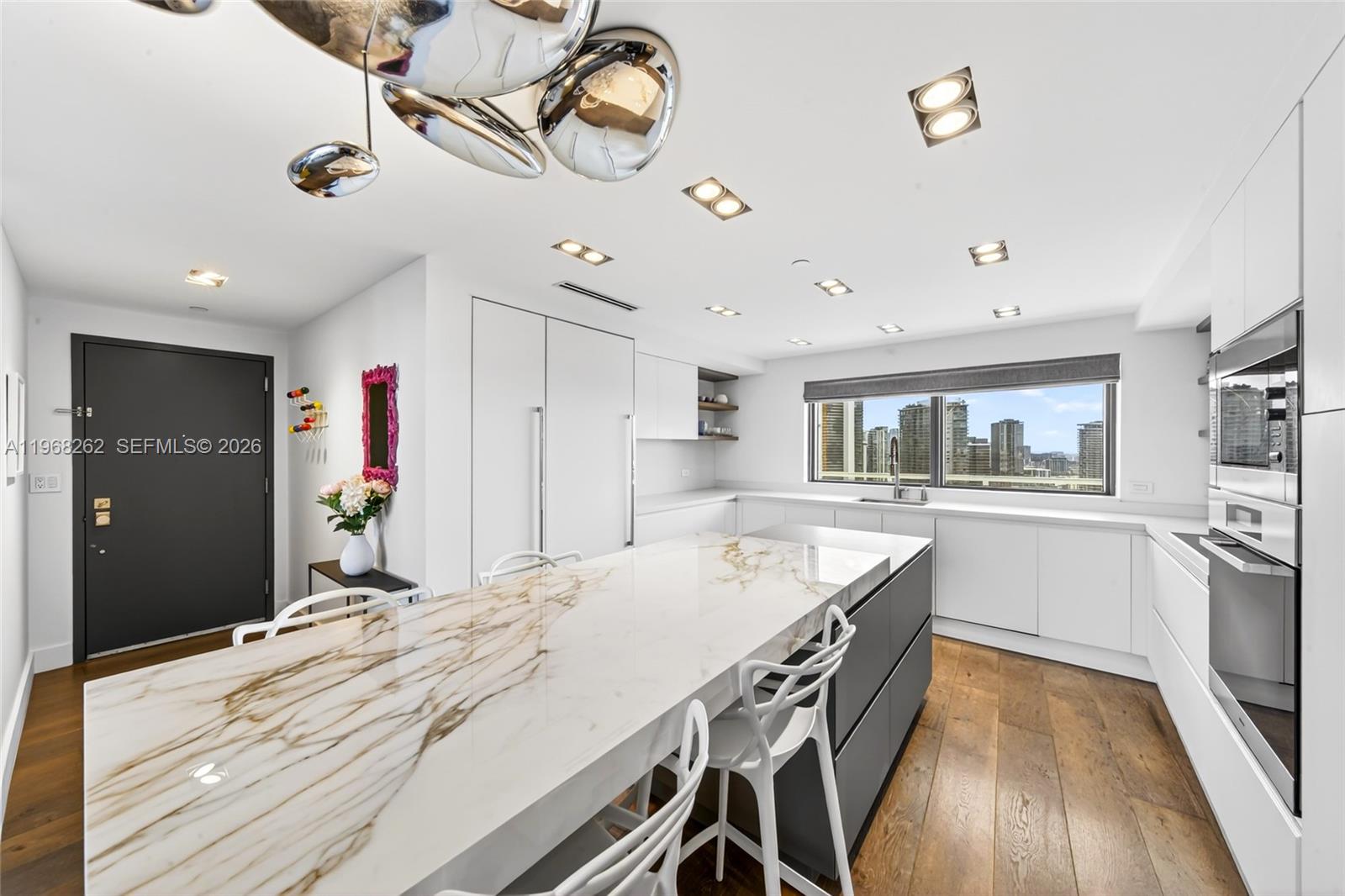 image Blue on the Bay5