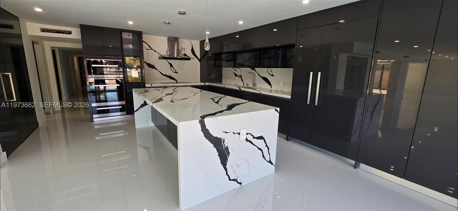 406 Holiday Dr Hallandale Beach, FL 33009