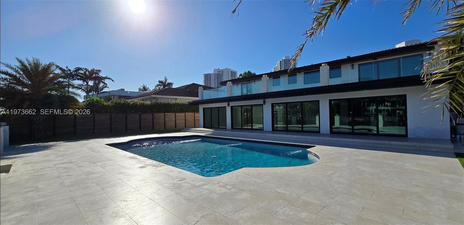 406 Holiday Dr Hallandale Beach, FL 33009