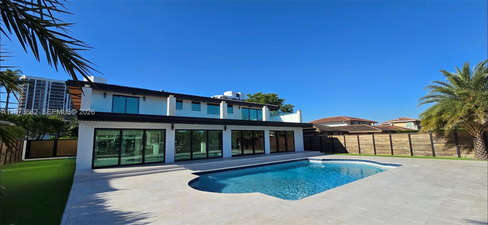 406 Holiday Dr Hallandale Beach, FL 33009