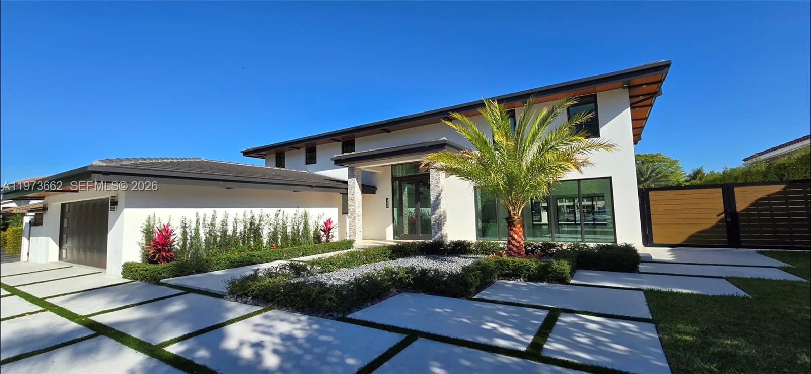 406 Holiday Dr Hallandale Beach, FL 33009