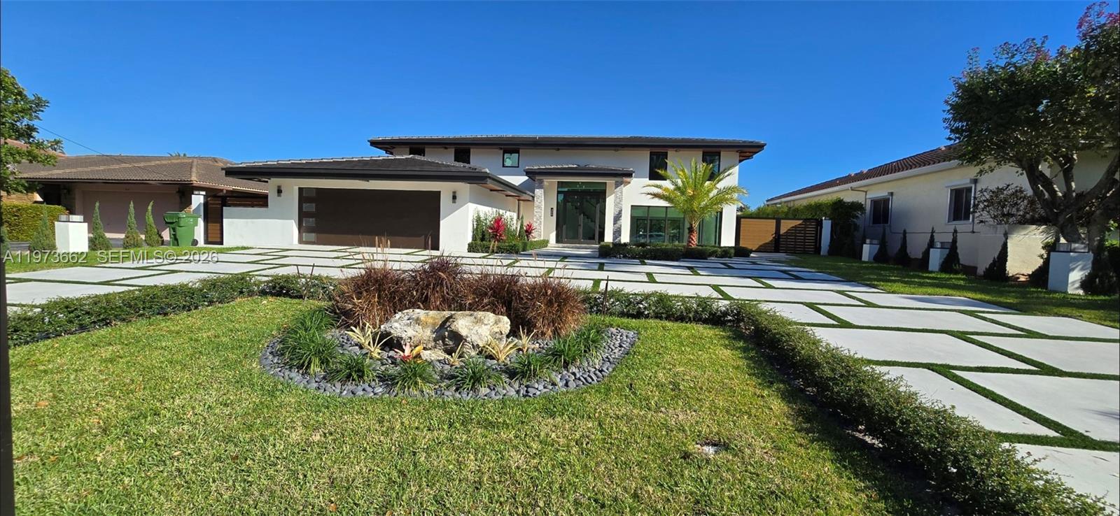 406 Holiday Dr Hallandale Beach, FL 33009