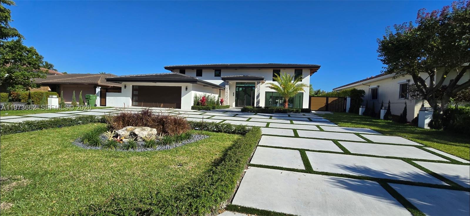 406 Holiday Dr Hallandale Beach, FL 33009