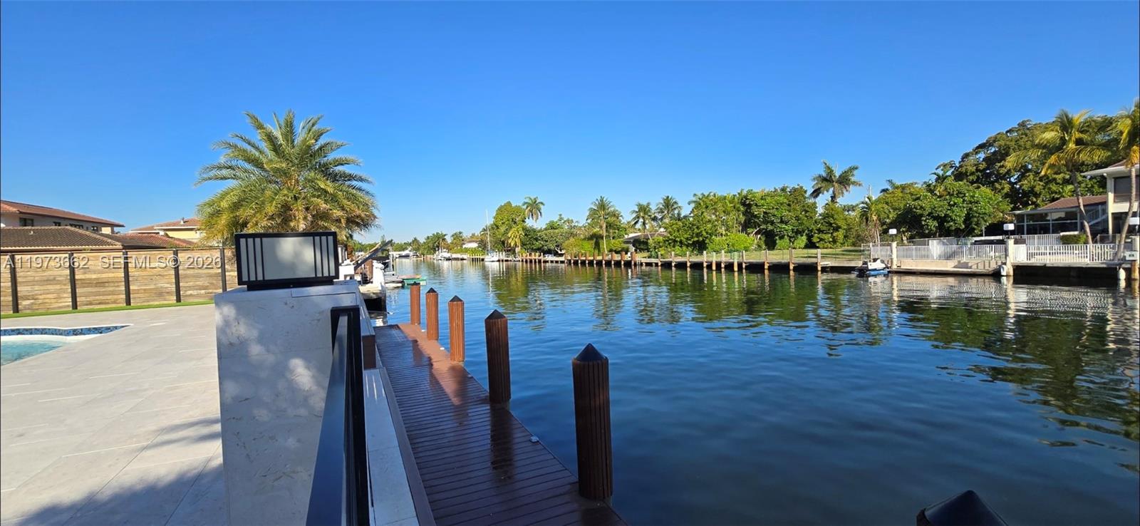 406 Holiday Dr Hallandale Beach, FL 33009