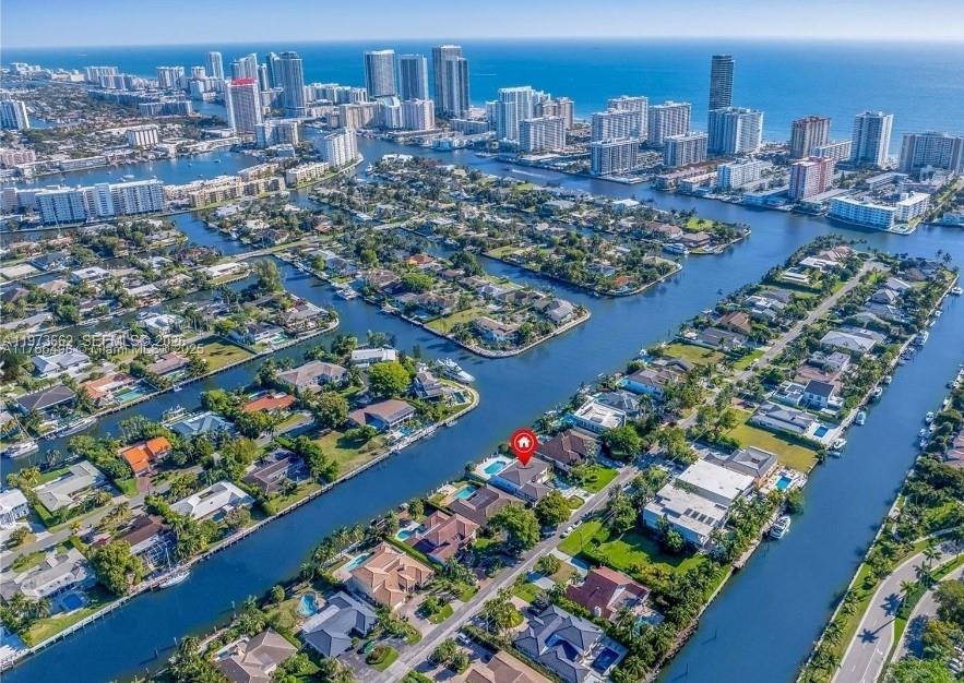 406 Holiday Dr Hallandale Beach, FL 33009