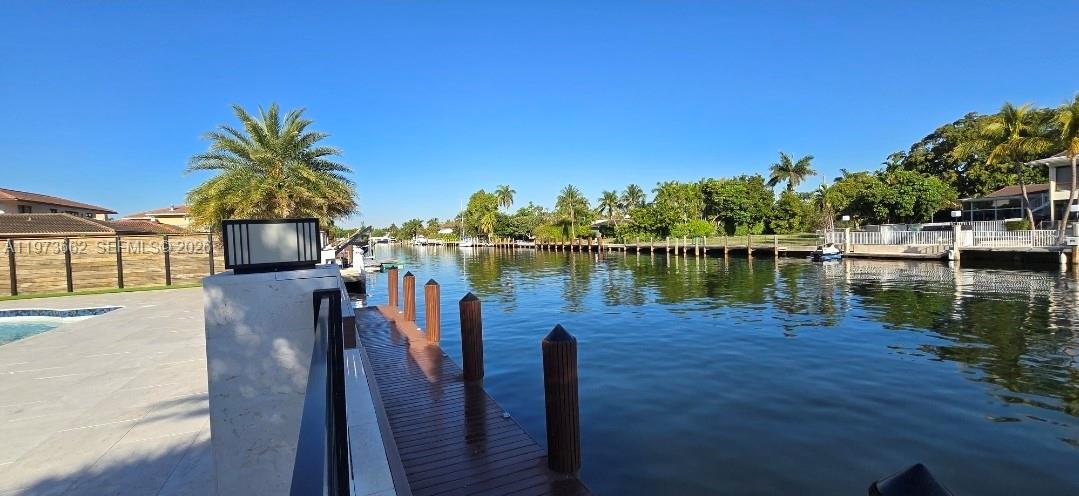 406 Holiday Dr Hallandale Beach, FL 33009