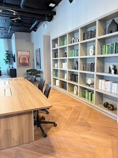 121 NE 5th #501B Miami, FL 33132