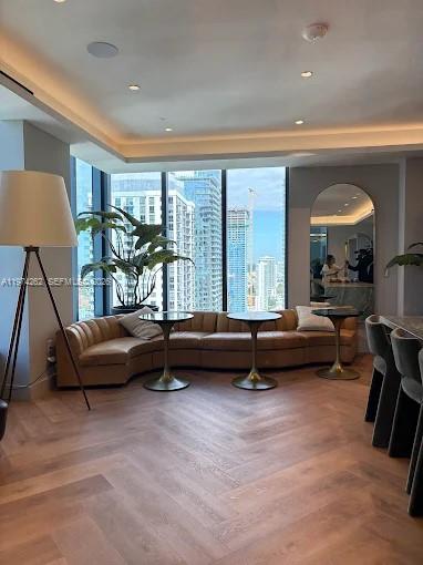 121 NE 5th #501B Miami, FL 33132