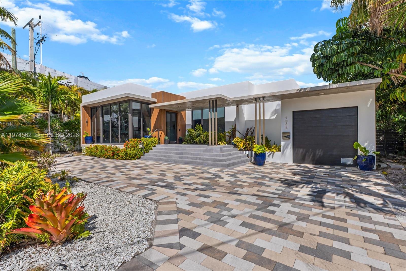 1845 NE 124th St North Miami, FL 33181