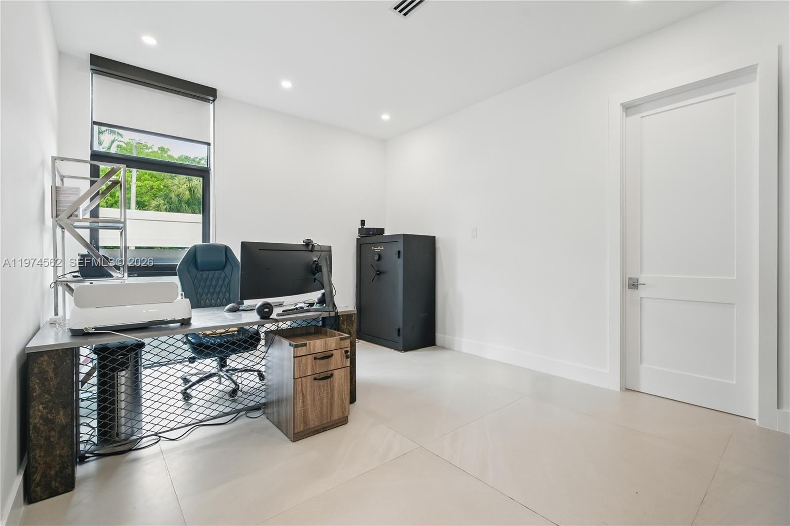 1845 NE 124th St North Miami, FL 33181