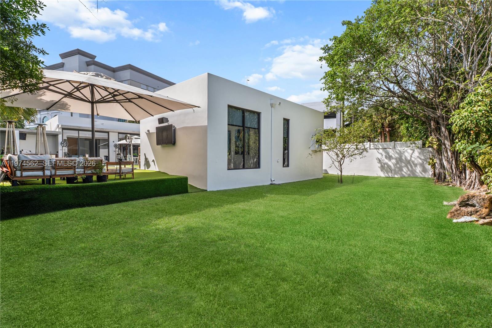 1845 NE 124th St North Miami, FL 33181