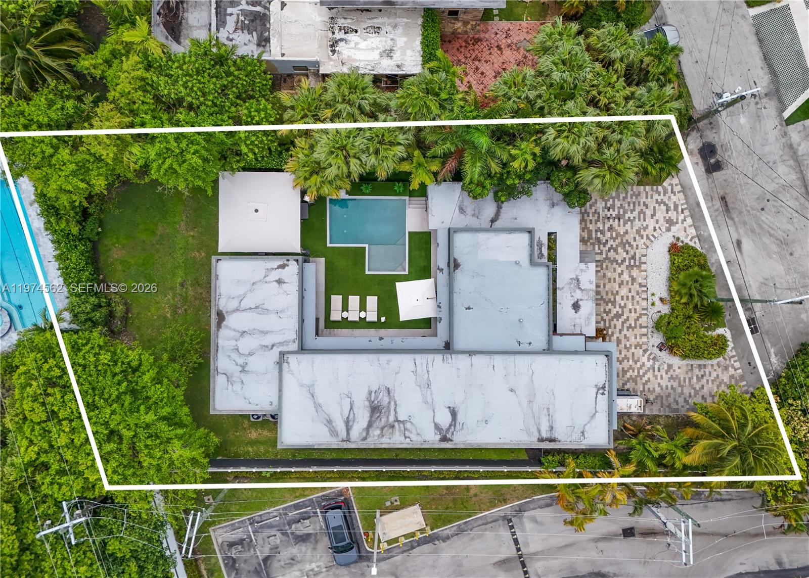 1845 NE 124th St North Miami, FL 33181