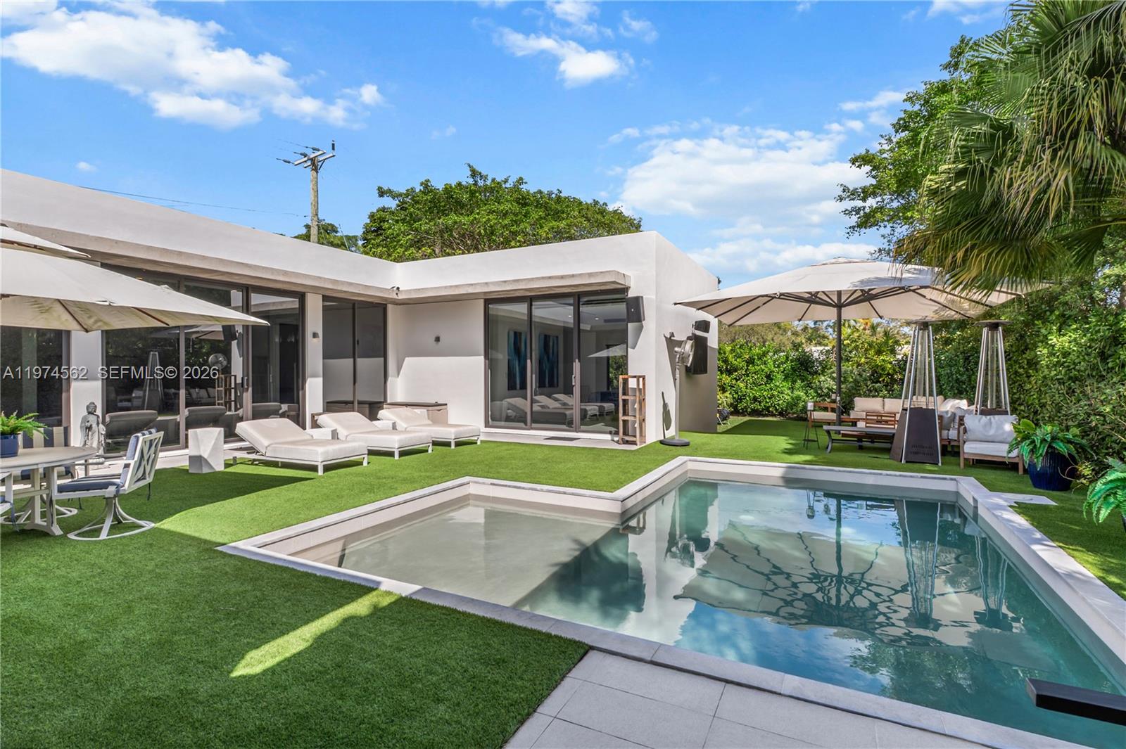 1845 NE 124th St North Miami, FL 33181