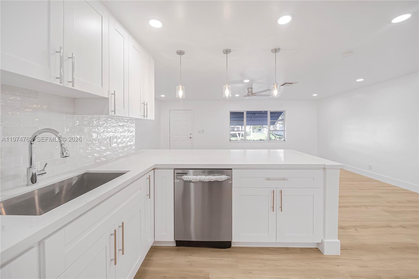 2106 Alfred Dr Boynton Beach, FL 33426