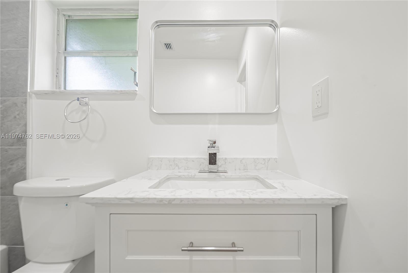 2106 Alfred Dr Boynton Beach, FL 33426