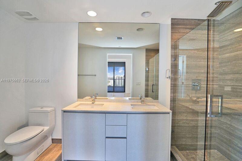 image 1010 Brickell18