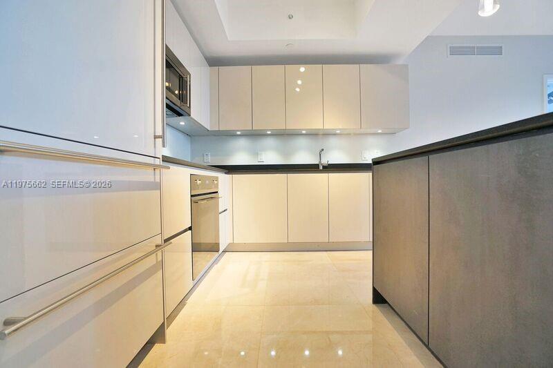 image 1010 Brickell22