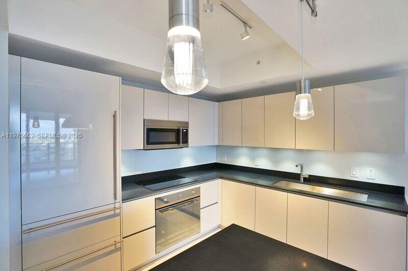 image 1010 Brickell24