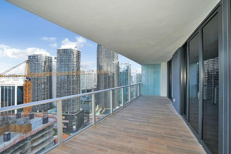 image 1010 Brickell32