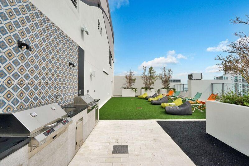 image 1010 Brickell38