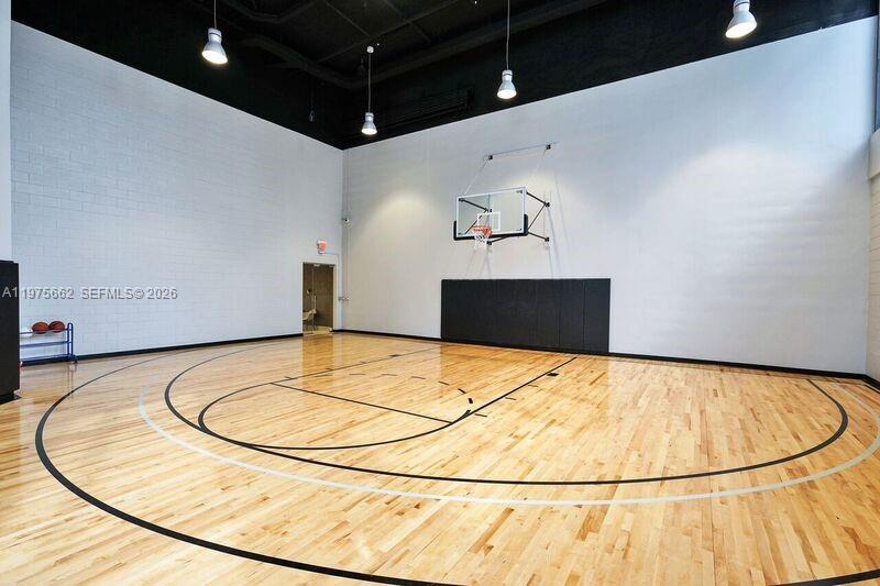 image 1010 Brickell44