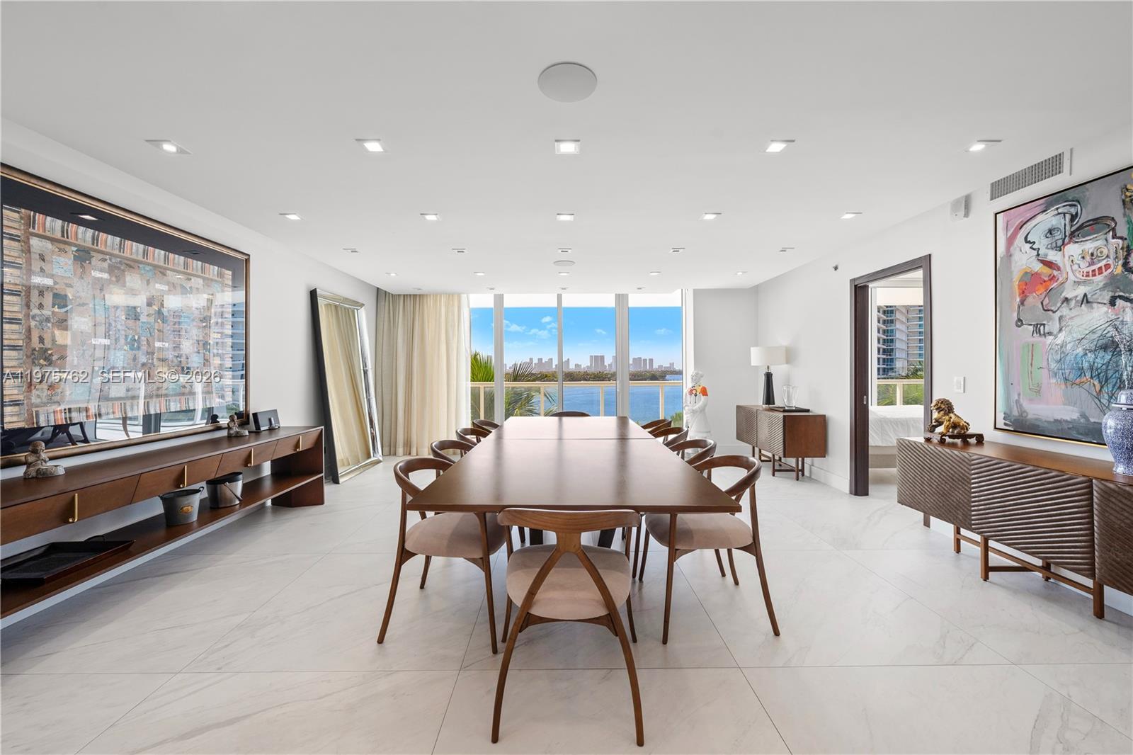 450 Alton Rd #901-902 Miami Beach, FL 33139