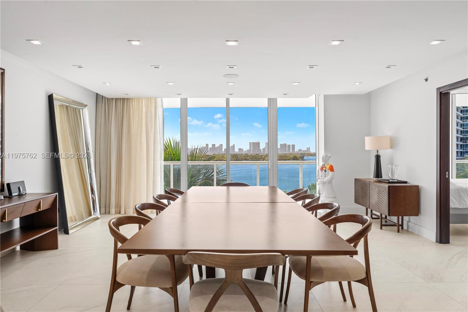 450 Alton Rd #901-902 Miami Beach, FL 33139