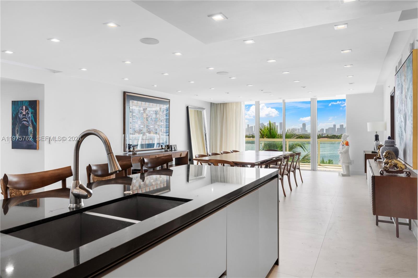 450 Alton Rd #901-902 Miami Beach, FL 33139