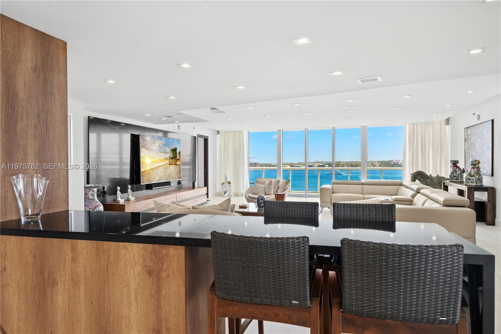 450 Alton Rd #901-902 Miami Beach, FL 33139