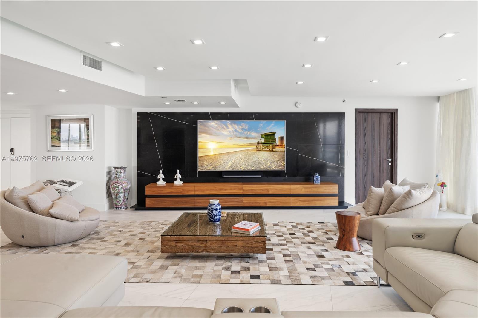 450 Alton Rd #901-902 Miami Beach, FL 33139