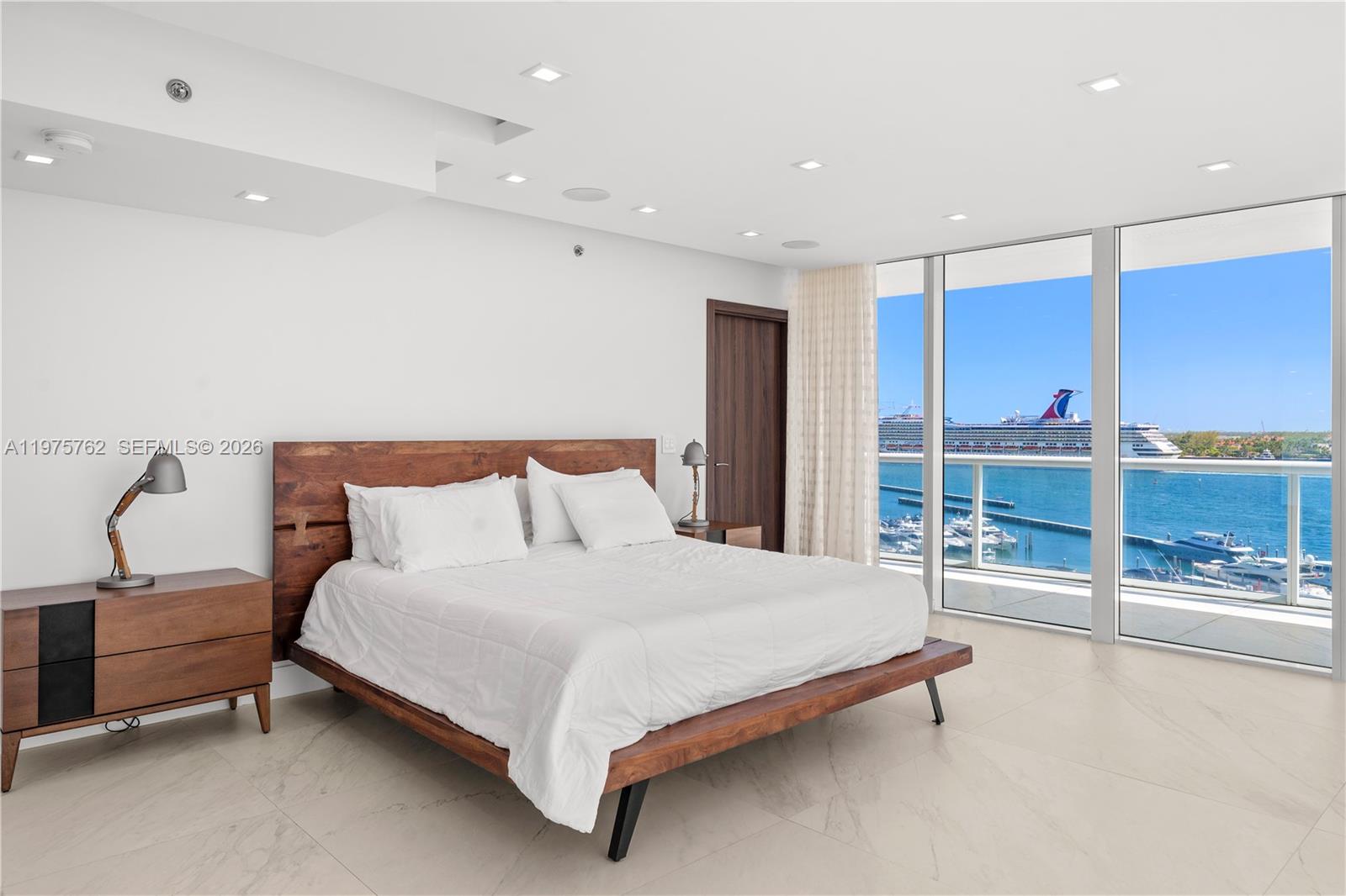 450 Alton Rd #901-902 Miami Beach, FL 33139